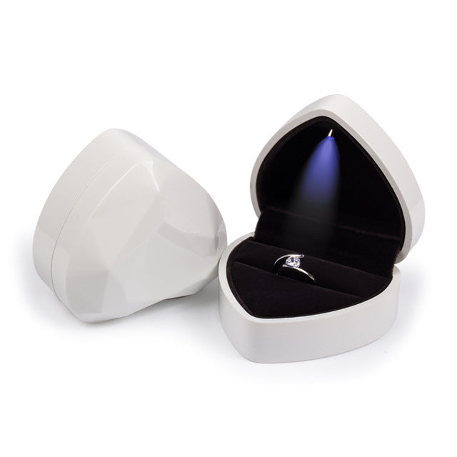 Heart-shaped LED ring pendant box